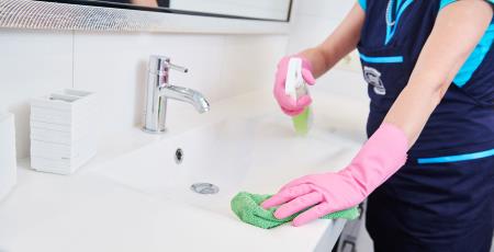 Come pulire il bagno a fondo e avere un'igiene perfetta