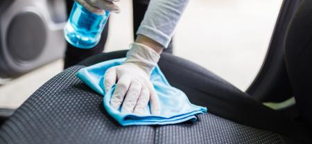 Come pulire i sedili in tessuto dell'auto: consigli pratici